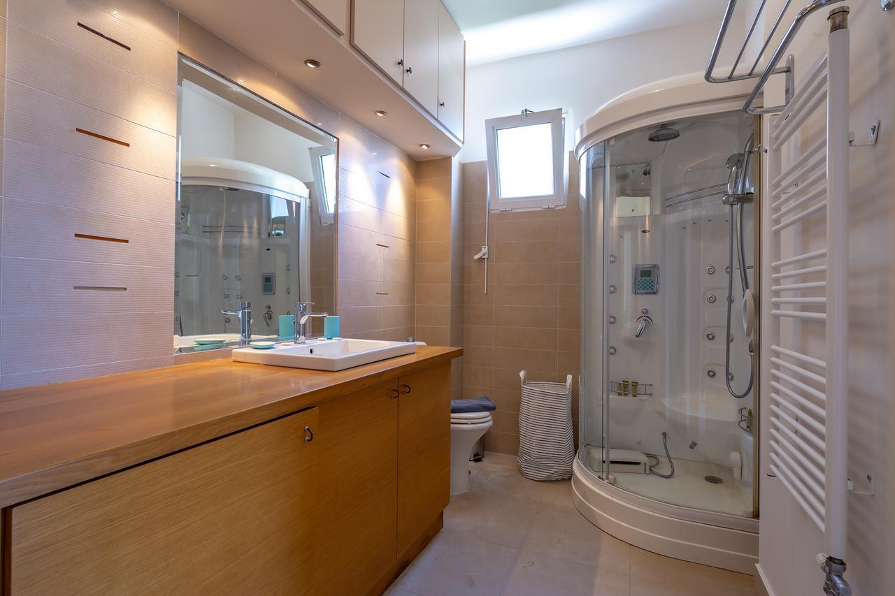 Rhea - Glyfada Sea View Apartment เอเธนส์ ภายนอก รูปภาพ